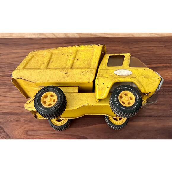 Vintage 1976-1977 Tonka Yellow Dump Truck Collectible Toy - Picture 9 of 15